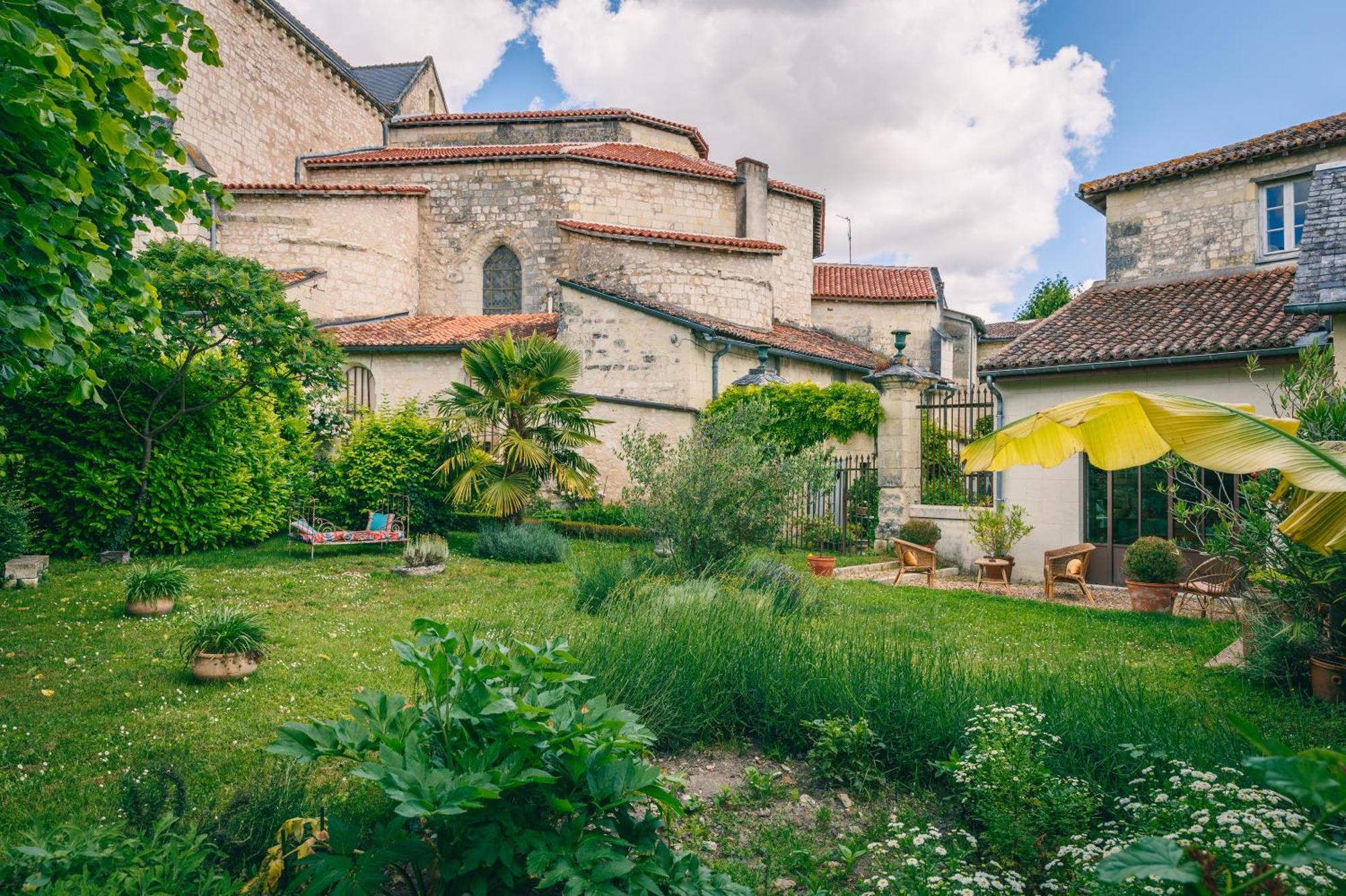 Le Prieure Sainte Croix Hotel Loudun Exterior photo