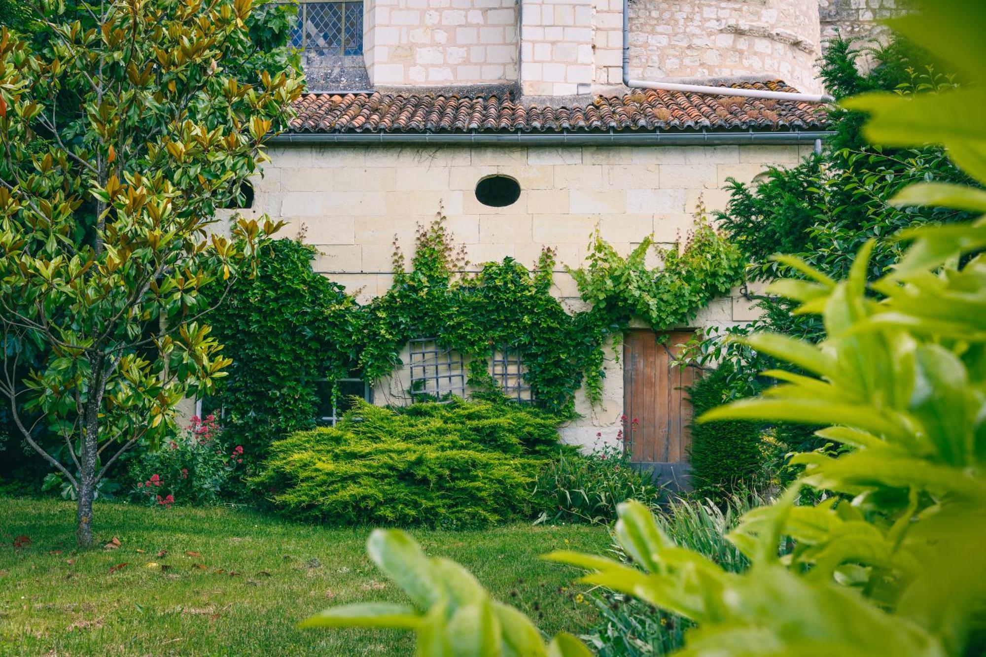 Le Prieure Sainte Croix Hotel Loudun Exterior photo